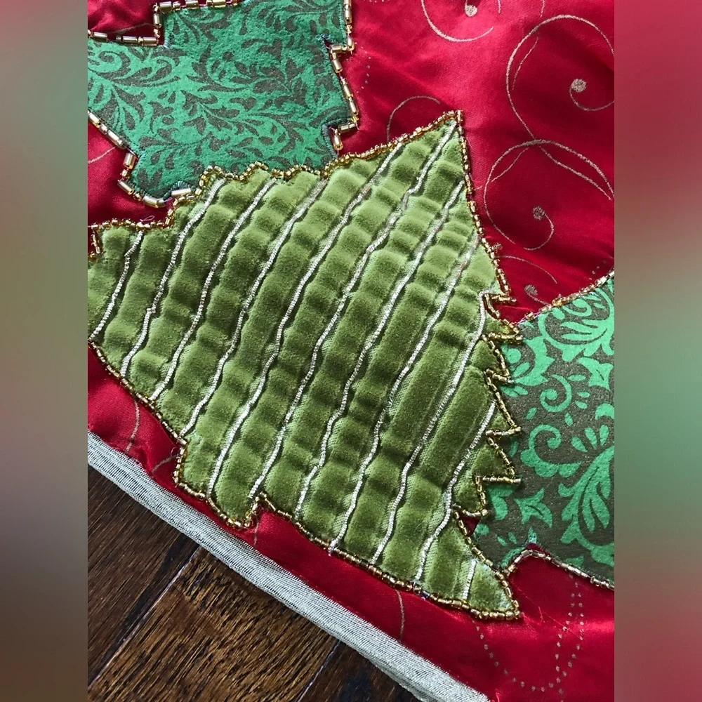 Pier 1 Imports 13”x72” Red/Gold/Green Christmas Tree Appliqué Table Runner - EUC